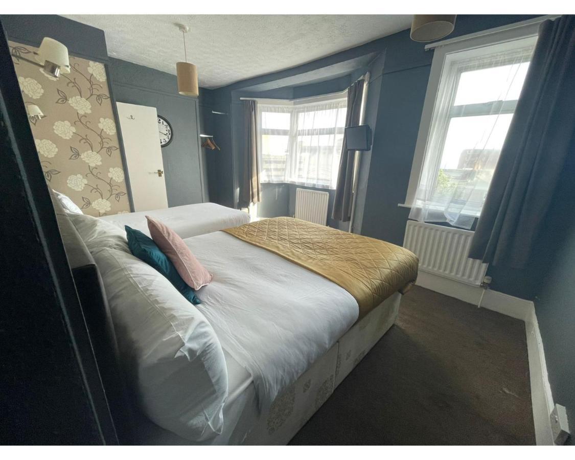 Number 19 Brighton Bed & Breakfast Room photo